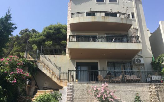 House with pool at Porto Rafti