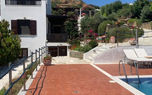 220430 – Beach front house in Andros Island