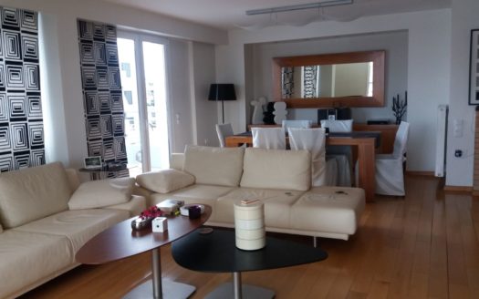 Beach front house in Pireas