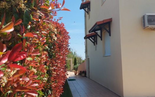 220472 – Beach front house in Aigio