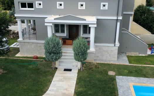 220514 – house in Corinth