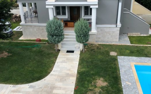 220514 – house in Corinth