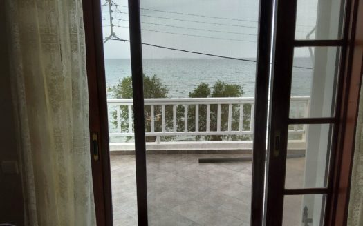 220462 – Beach front Apartment in Agistri Island